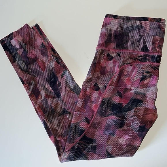 Lululemon Fast & Free 7/8 Tight II Nulux 25"
Sun Dazed Multi Pink Size 8 - Picture 6 of 13